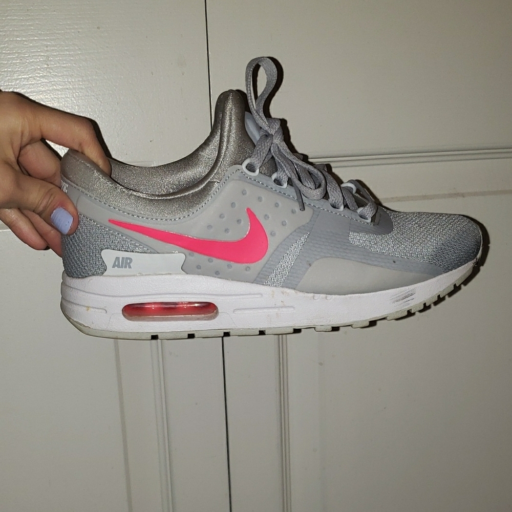 Nike Air Hurache Run ULTRA Women's Sneakers - Picture 3 of 6